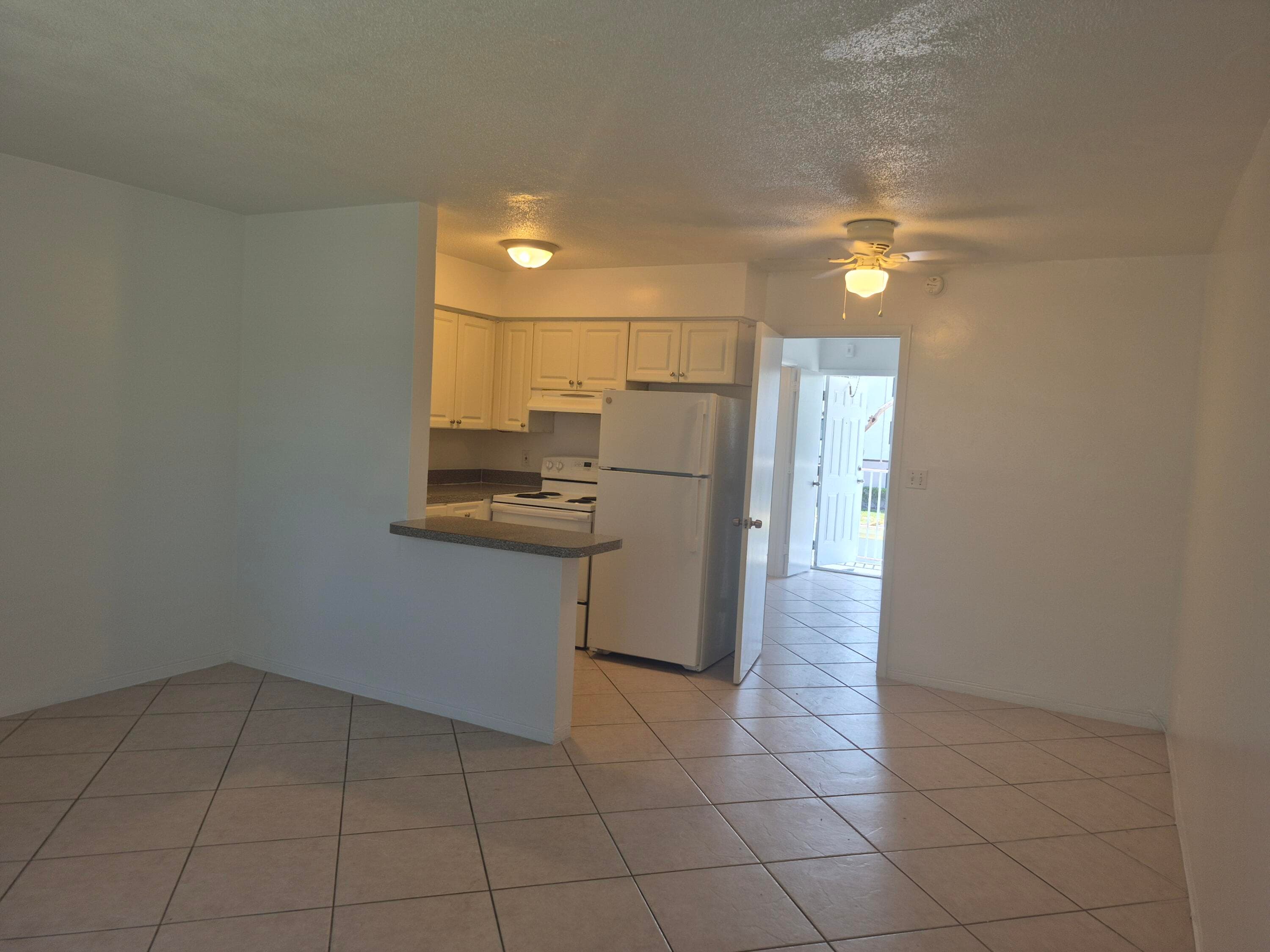1960 NE 48 Street 9, Pompano Beach, FL 33064 2