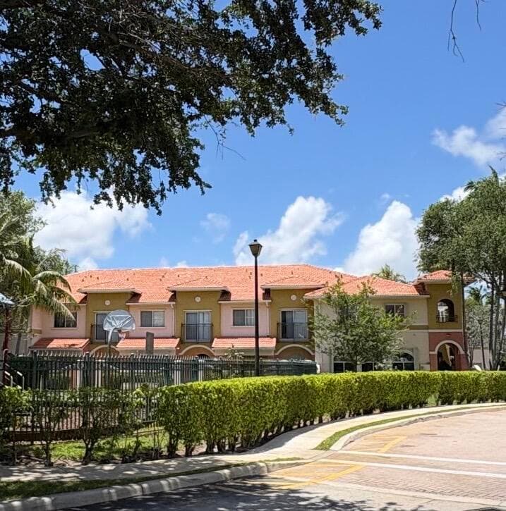 203 S Santa Catalina Circle 203, North Lauderdale, FL 33068 3