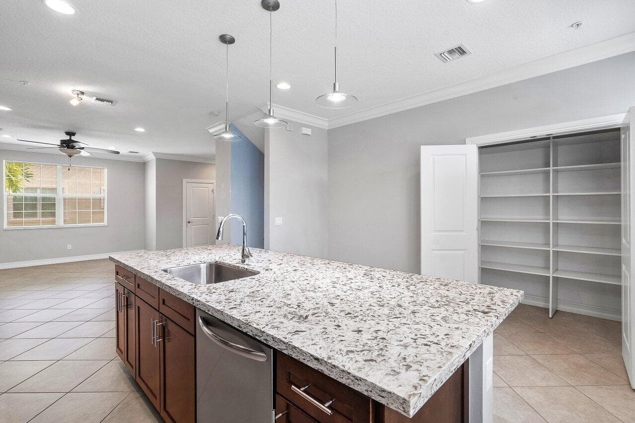 224 S Federal Highway 4, Lake Worth Beach, FL 33460 7