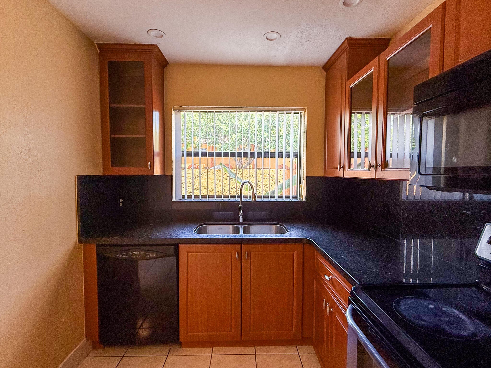 4567 NW 90th Avenue, Sunrise, FL 33351 5