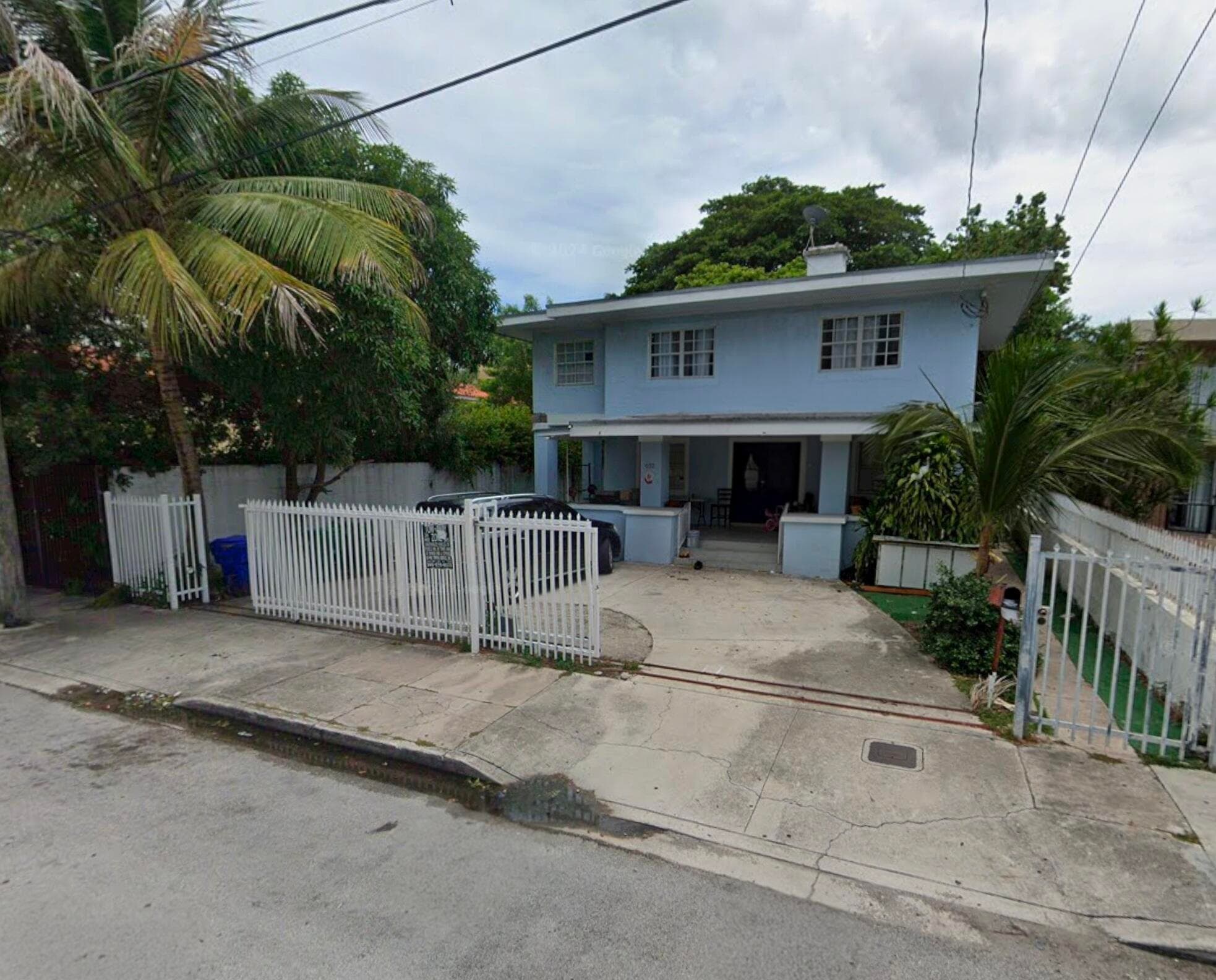652 NW 1st Street, Miami, FL 33128 2