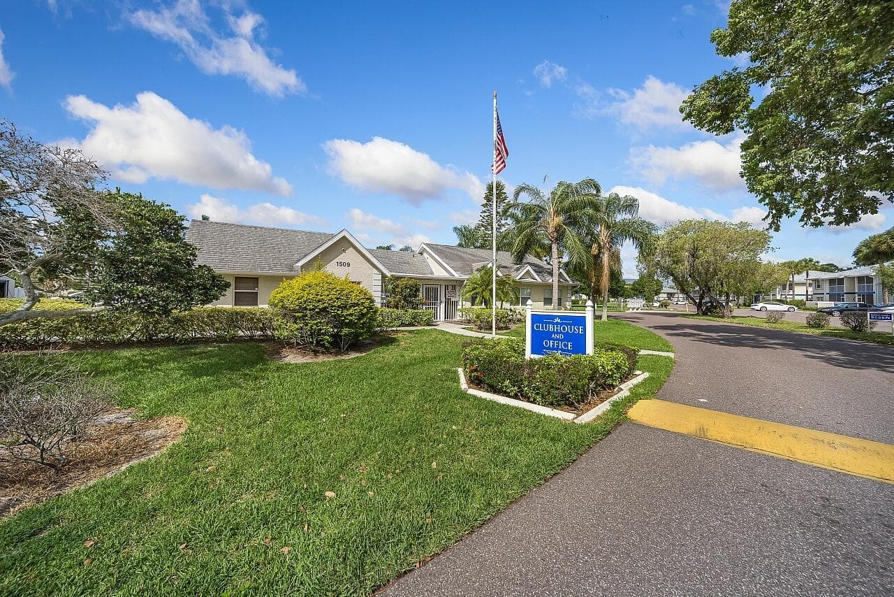 1507 SE Royal Green Circle 102, Port St. Lucie, FL 34952 19