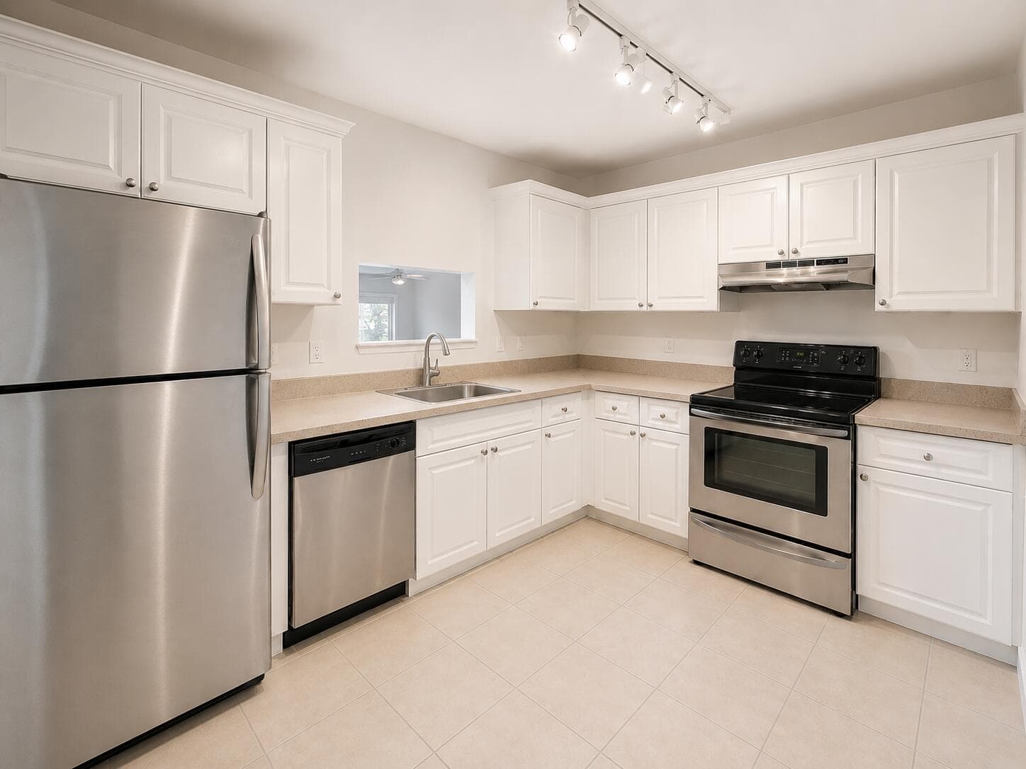 711 N Pine Island Road 204, Plantation, FL 33324 3