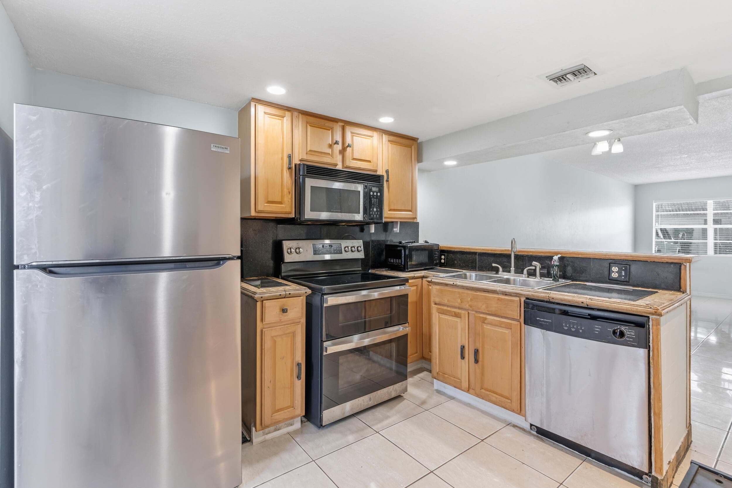 3777 NW 78th Avenue 1b, Davie, FL 33024 9