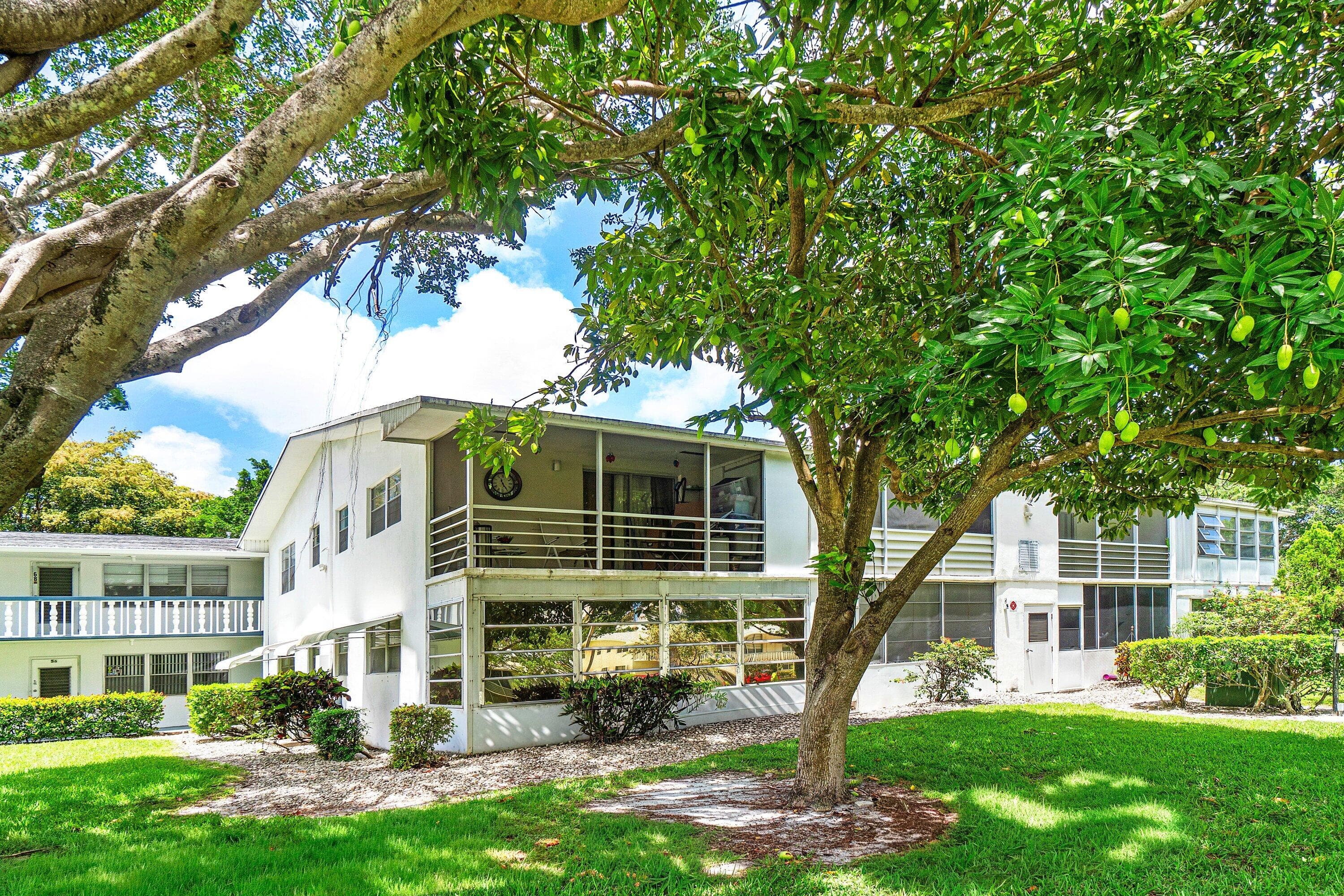 57 Canterbury, West Palm Beach, FL 33417 24
