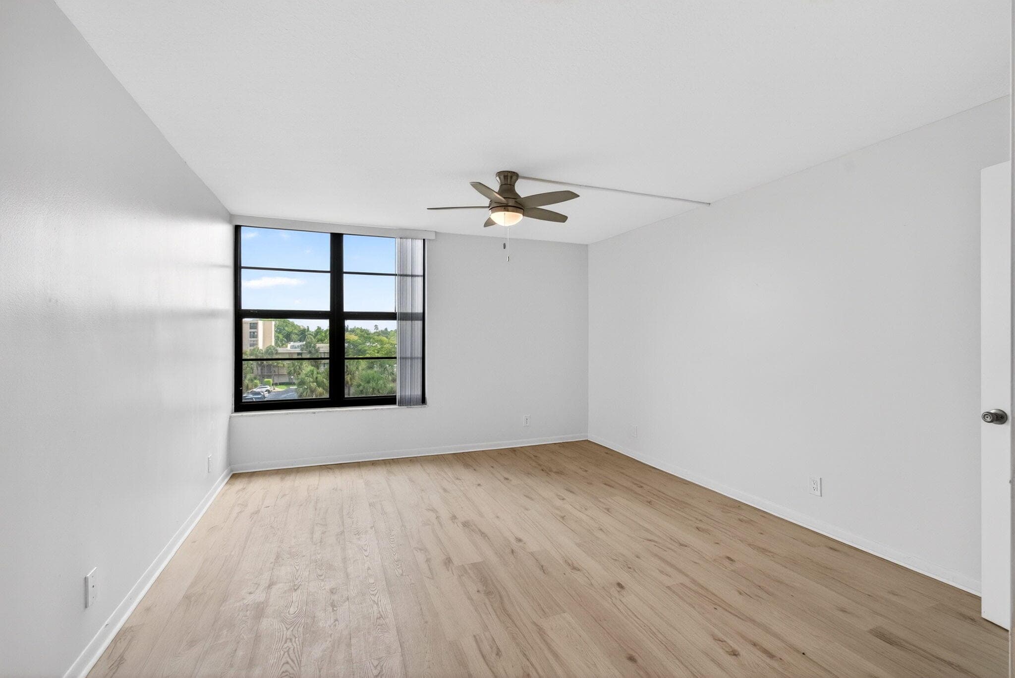 12 Royal Palm Way 501, Boca Raton, FL 33432 28