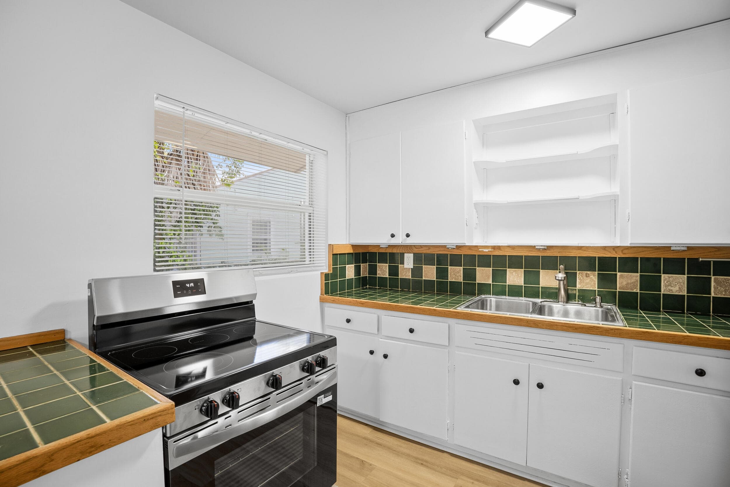 401 42nd Street, West Palm Beach, FL 33407 13