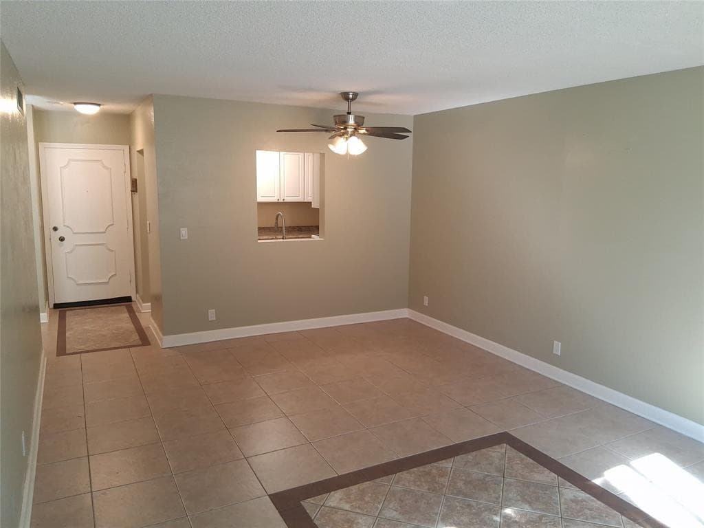 5720 NE 22nd Way 406, Fort Lauderdale, FL 33308 4
