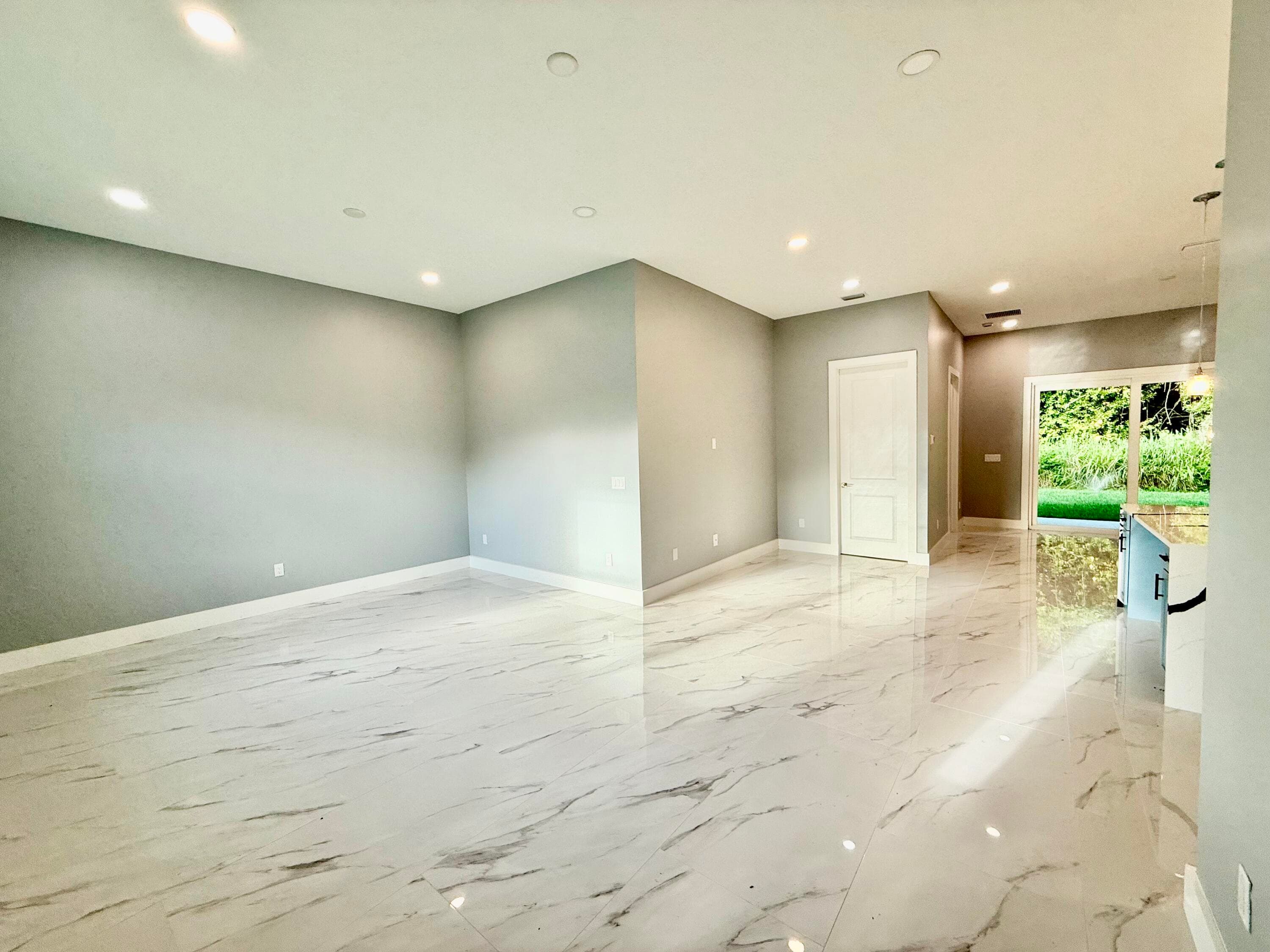 660 NE Moss Rose Place, Port St. Lucie, FL 34983 4