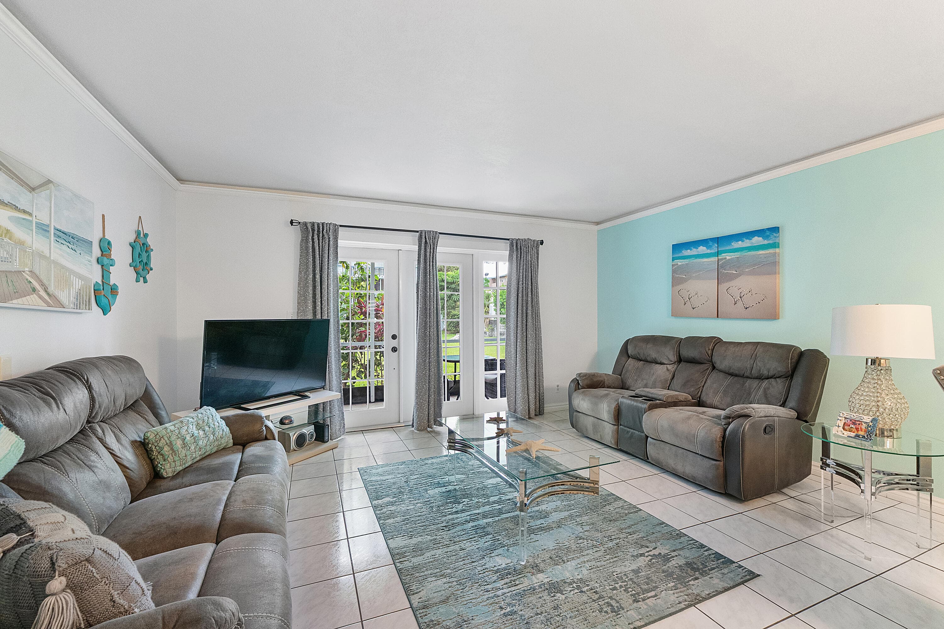 219 NE 14th Avenue 107, Hallandale Beach, FL 33009 2