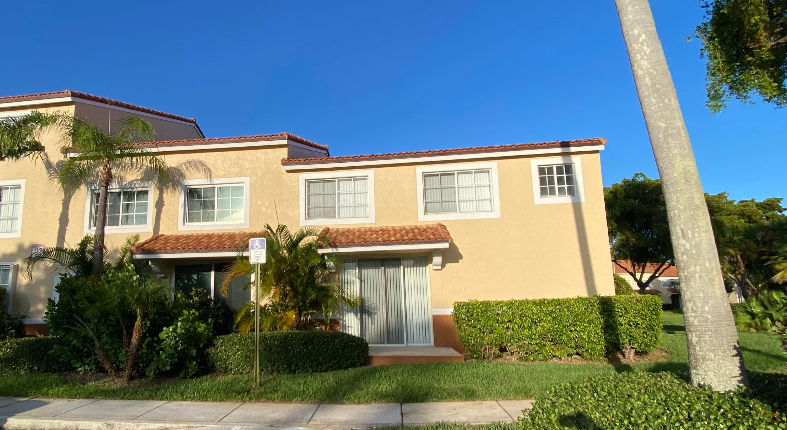 117 Yacht Club Way 111, Hypoluxo, FL 33462