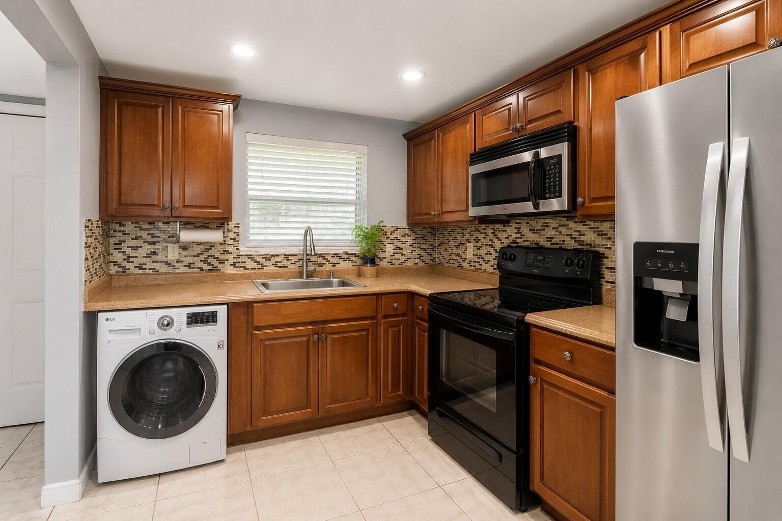 2750 W Sunrise Lakes Drive W 112, Sunrise, FL 33322 3