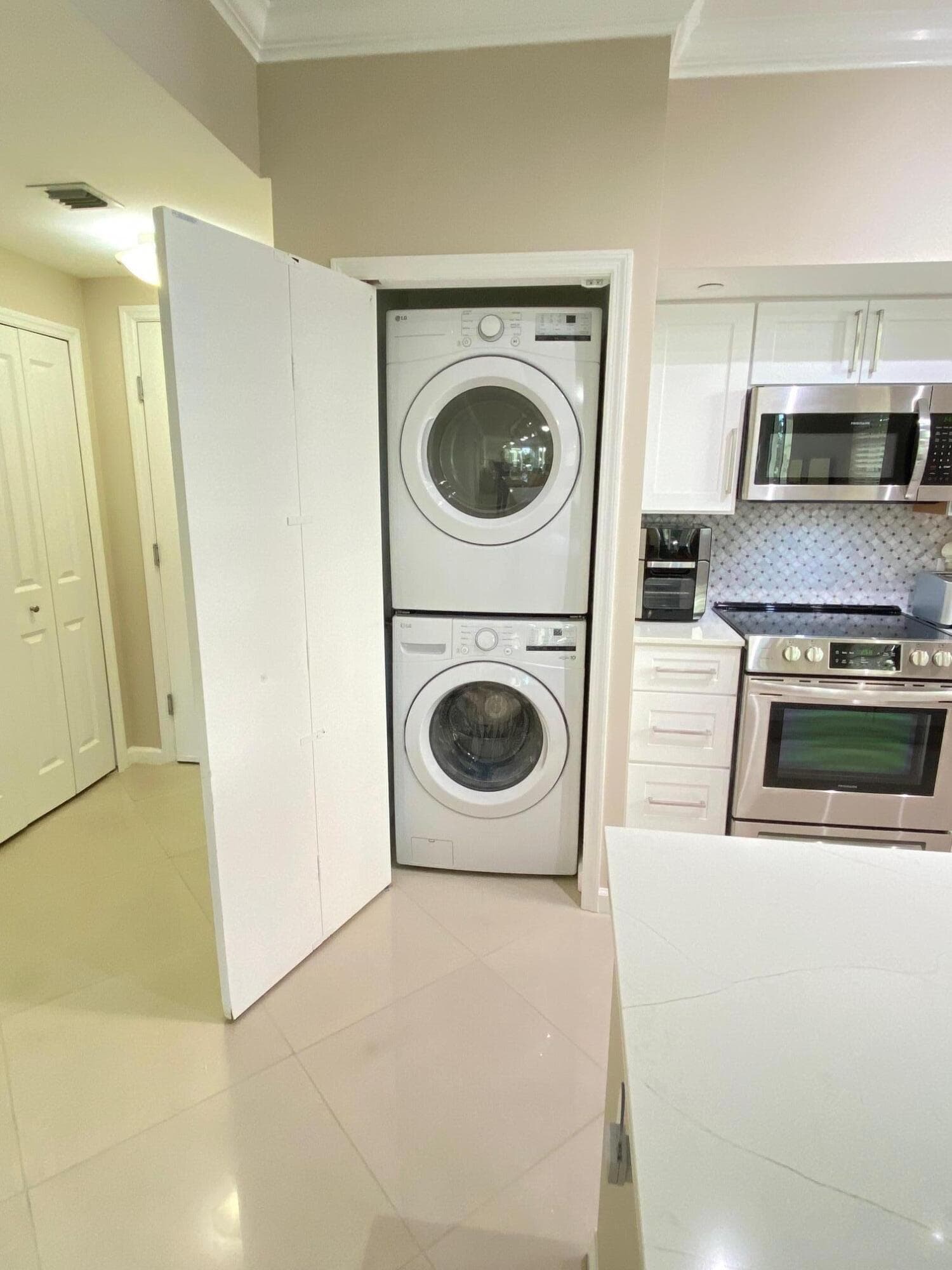 225 NE 1st Street 202, Delray Beach, FL 33444 13