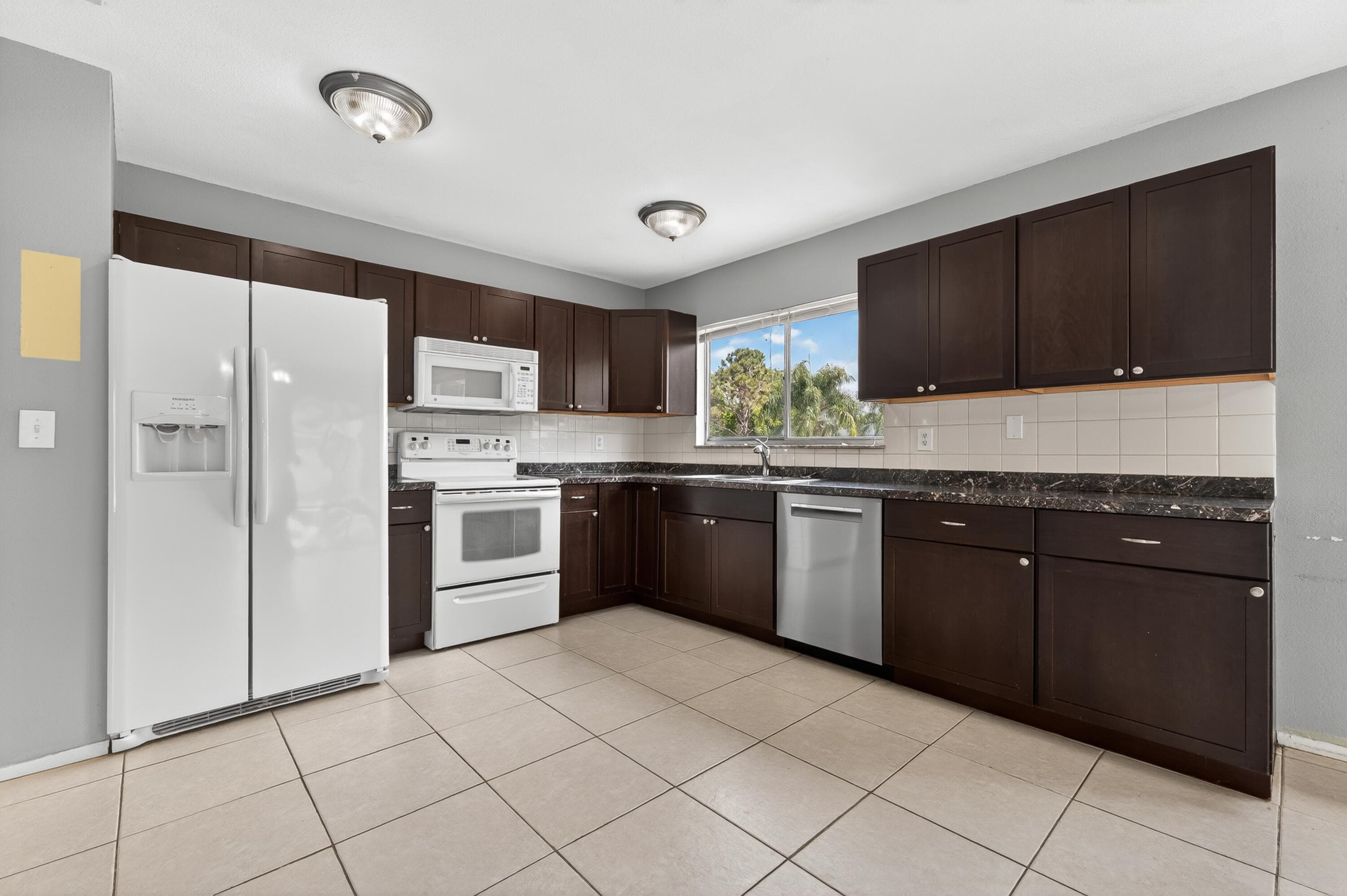 261 SW Cherryhill Road, Port St. Lucie, FL 34953 9