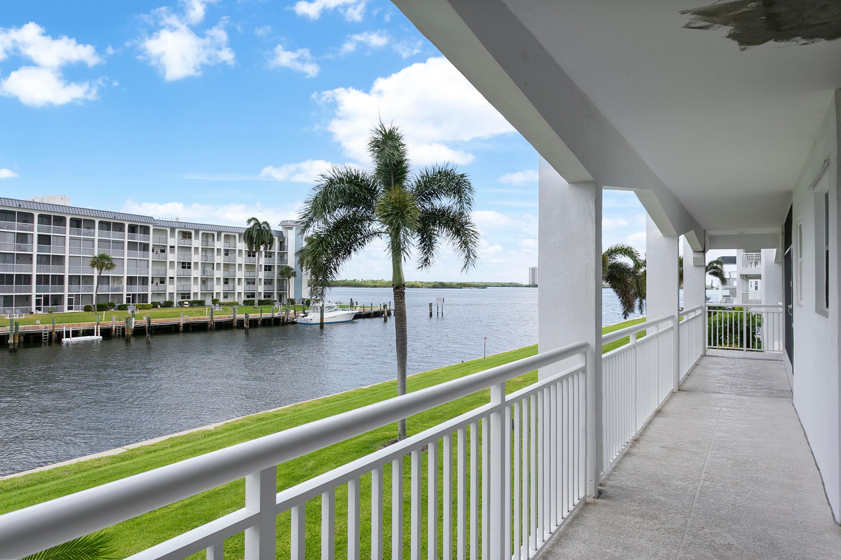 111 Shore Court 203, North Palm Beach, FL 33408 2