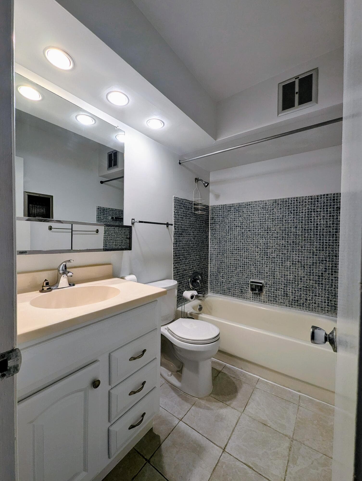 131 Doolen Court 303, North Palm Beach, FL 33408 7