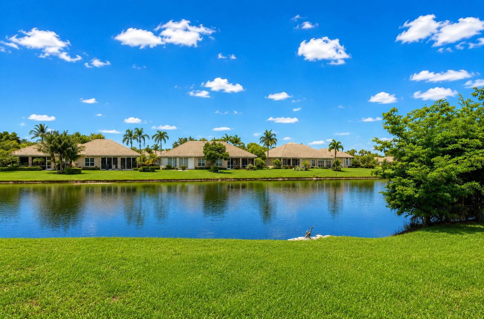 8073 Aberdeen Drive 102, Boynton Beach, FL 33472 32