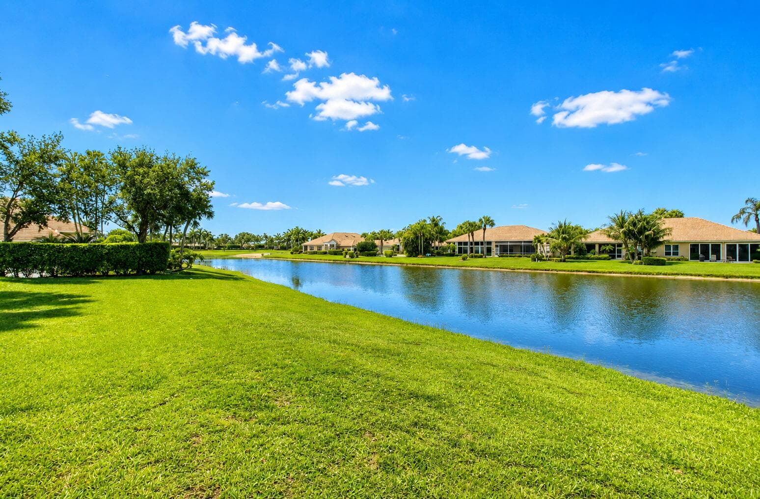 8073 Aberdeen Drive 102, Boynton Beach, FL 33472 33