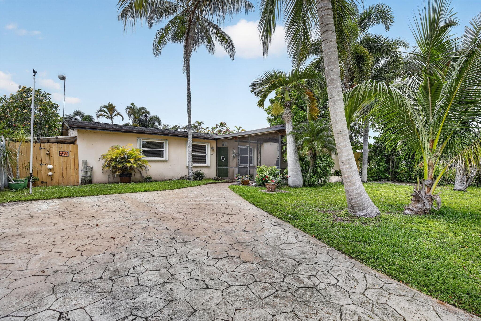 7140 Meade Street, Hollywood, FL 33024
