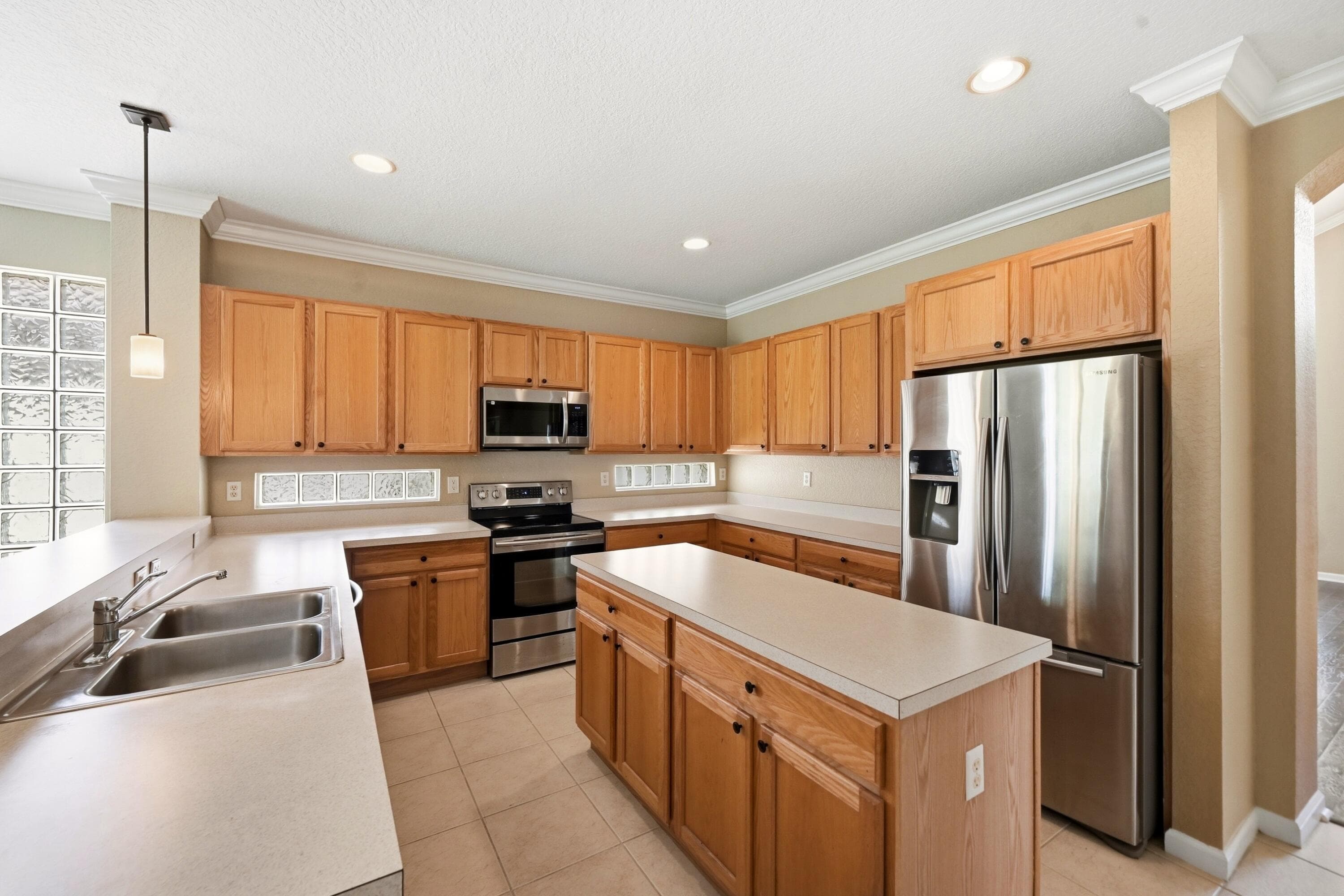 421 Gazetta Way, West Palm Beach, FL 33413 17