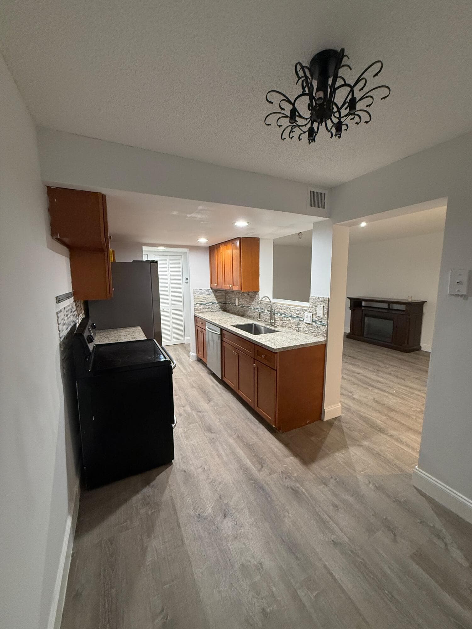 6190 Woodlands Boulevard 110, Tamarac, FL 33319 8