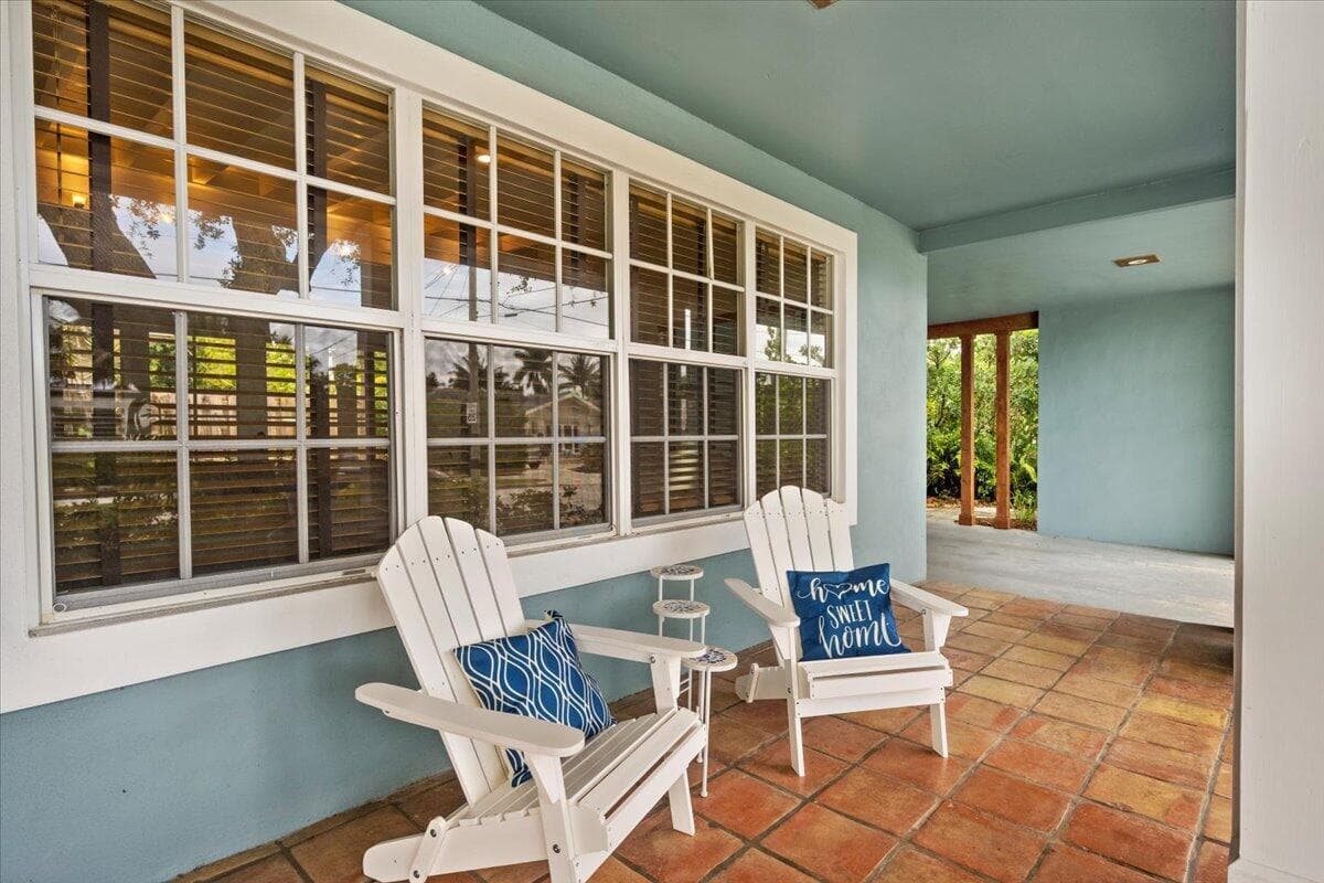 2201 N Lakeside Drive, Lake Worth Beach, FL 33460 3