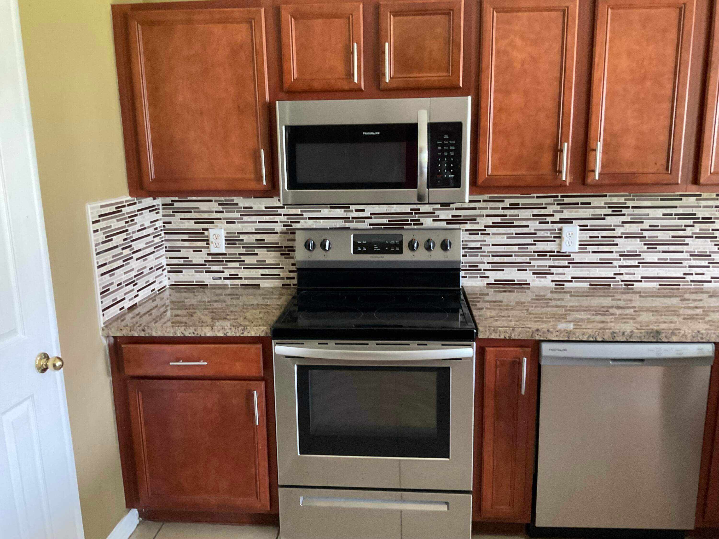 688 SW Heather Street, Port St. Lucie, FL 34983 9