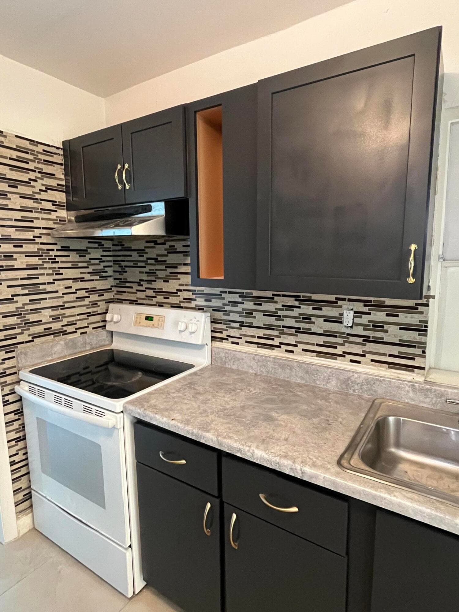 3251 NW 13th Court, Fort Lauderdale, FL 33311 8
