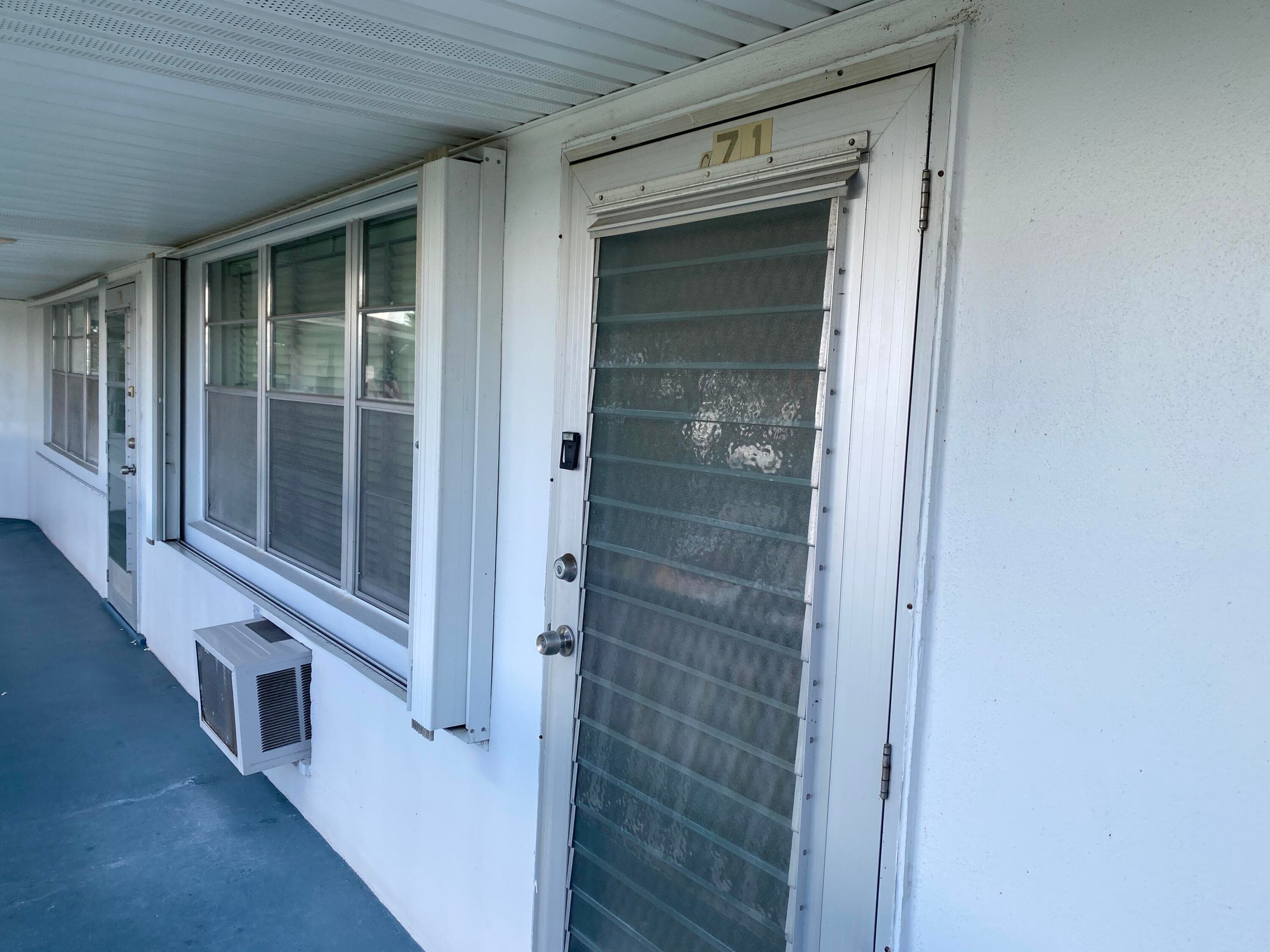 71 Berkshire 71, West Palm Beach, FL 33417 18
