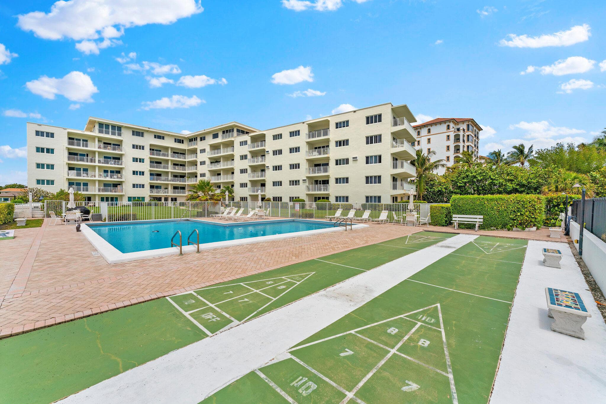 33 S Ocean Avenue 502, Palm Beach Shores, FL 33404 35