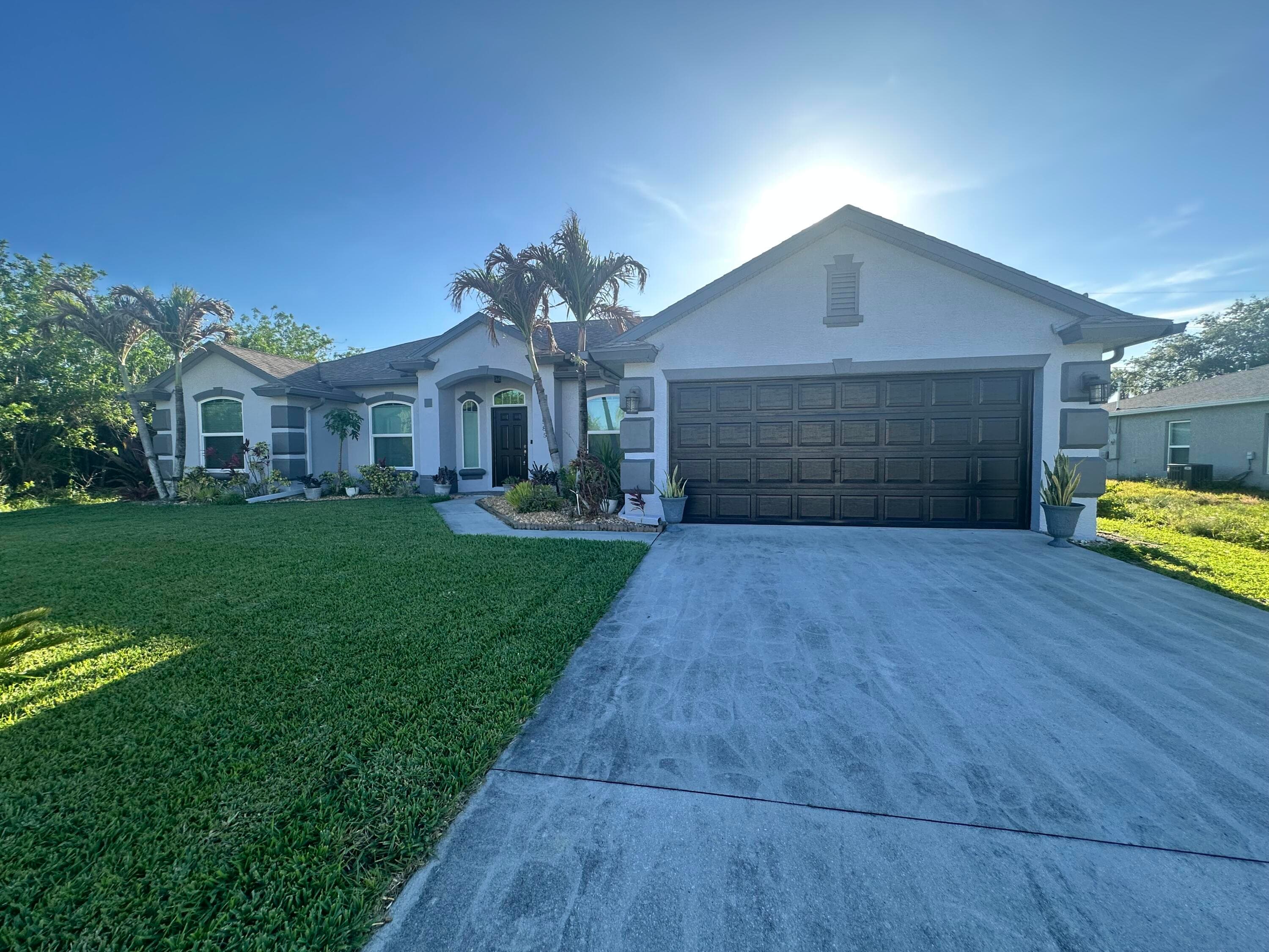 585 SW Undallo Road, Port St. Lucie, FL 34953