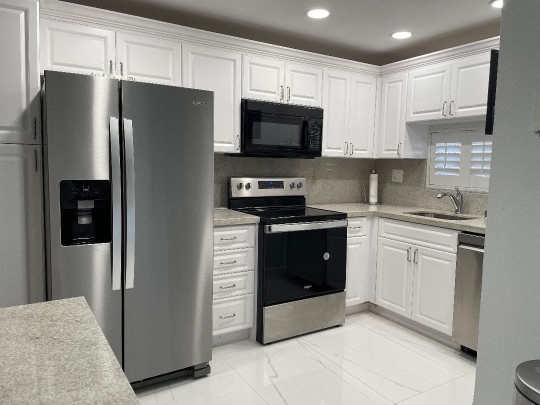 9420 S Hollybrook Lake Drive 102, Pembroke Pines, FL 33025