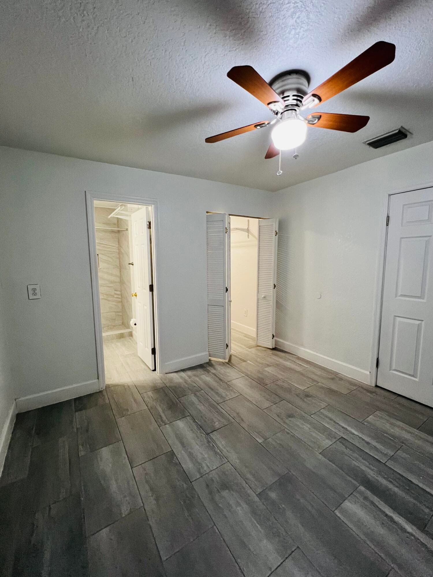 8719 N Ashley Street, Tampa, FL 33604 29