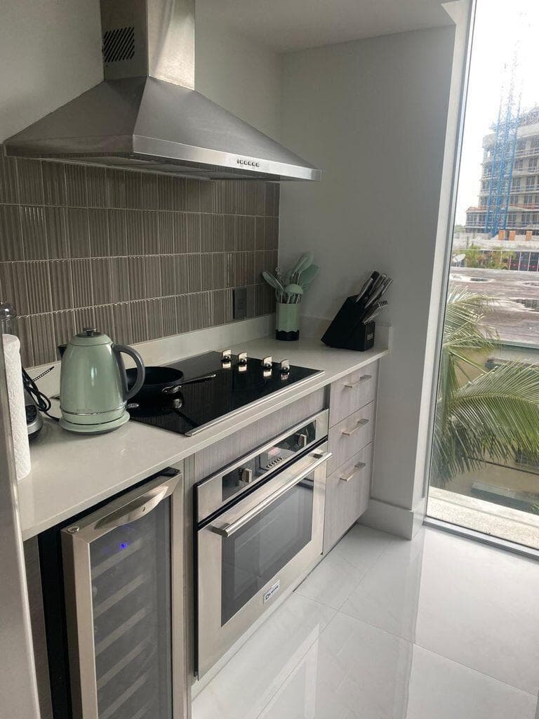 1133 102nd Street 403, Bay Harbor Islands, FL 33154 3