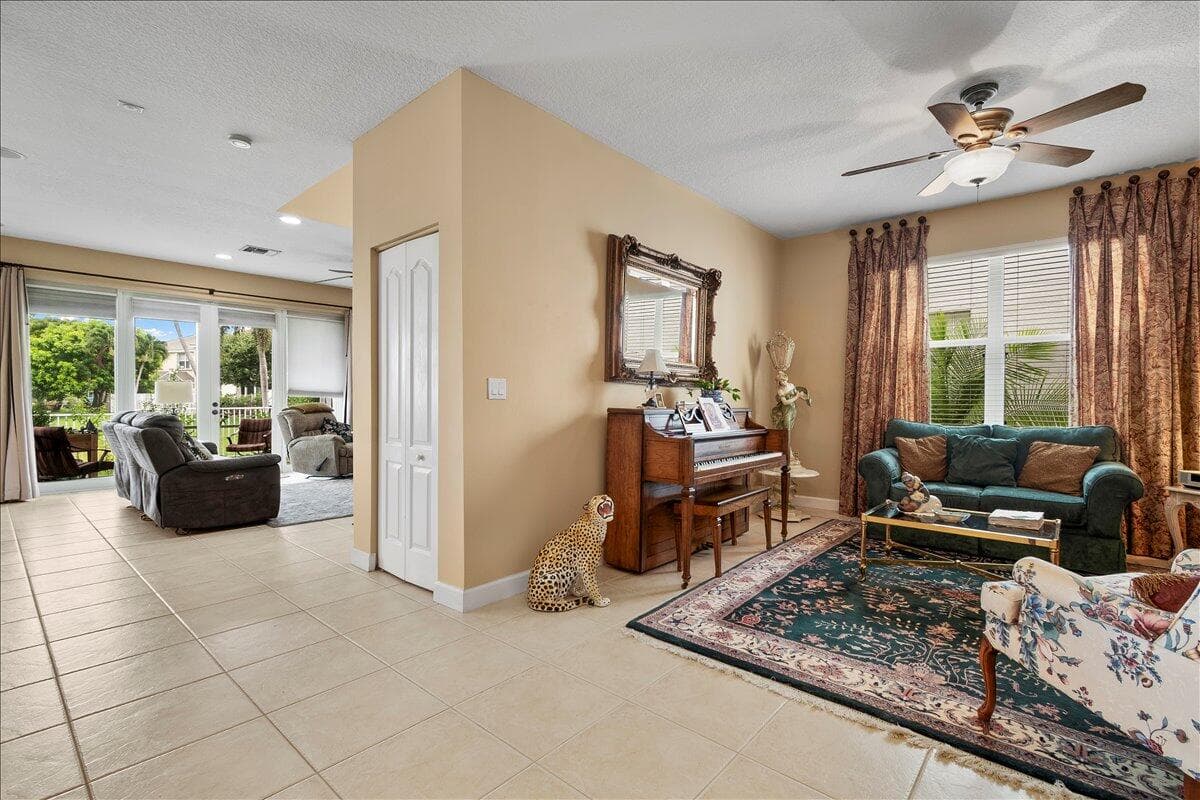 135 Hamilton Terrace, West Palm Beach, FL 33414 4