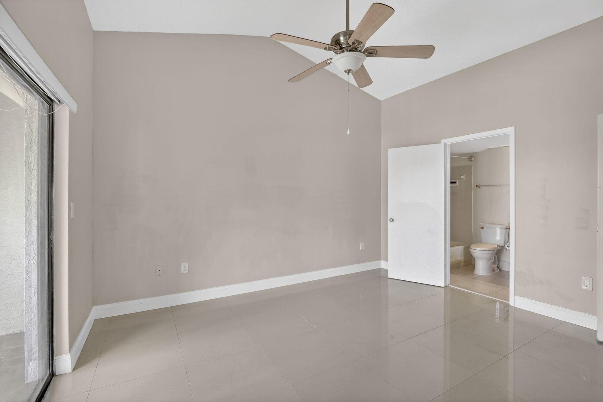 2445 SW 18th Terrace 922, Fort Lauderdale, FL 33315 12