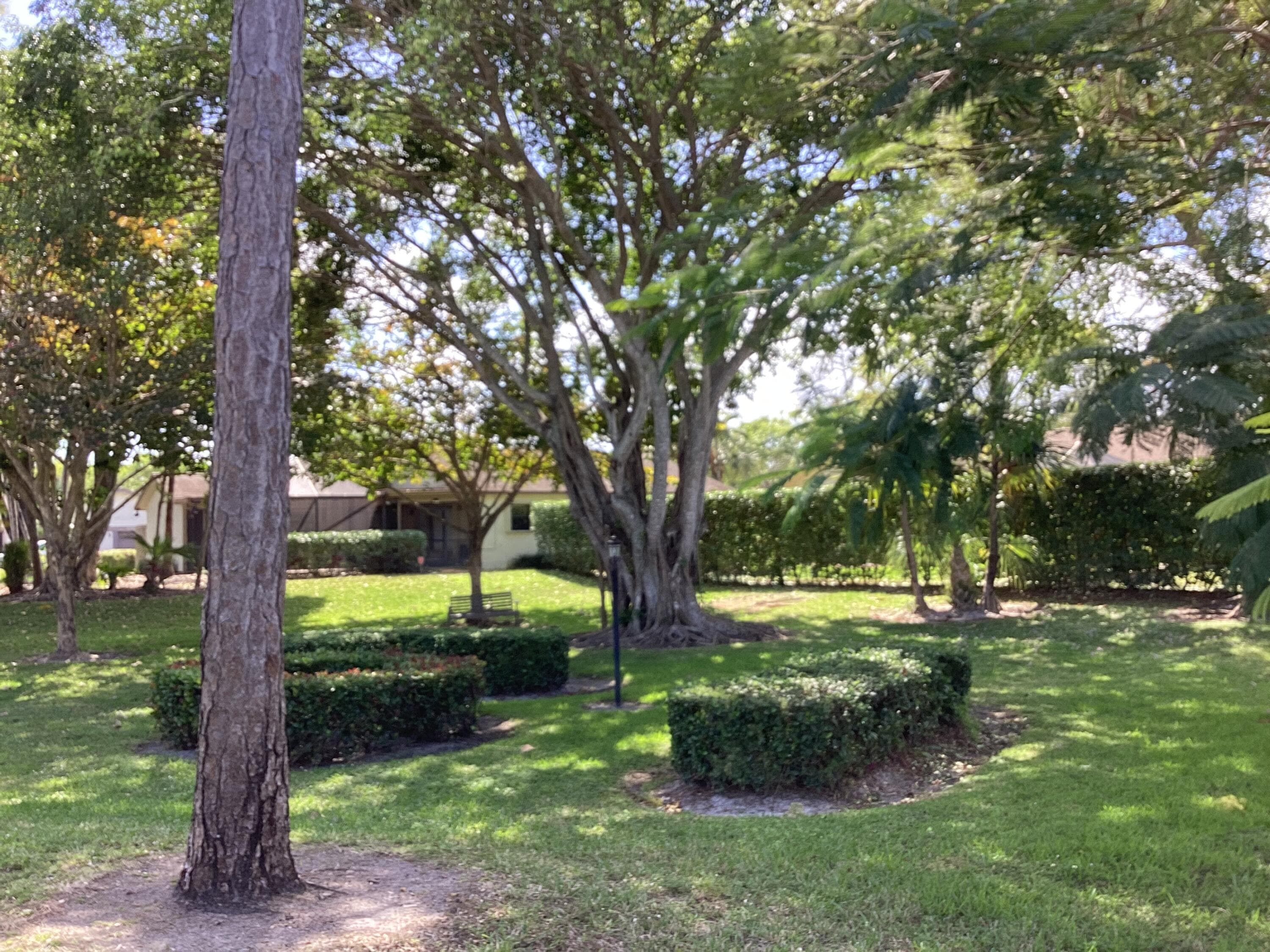 8895 Old Pine Road, Boca Raton, FL 33433 42