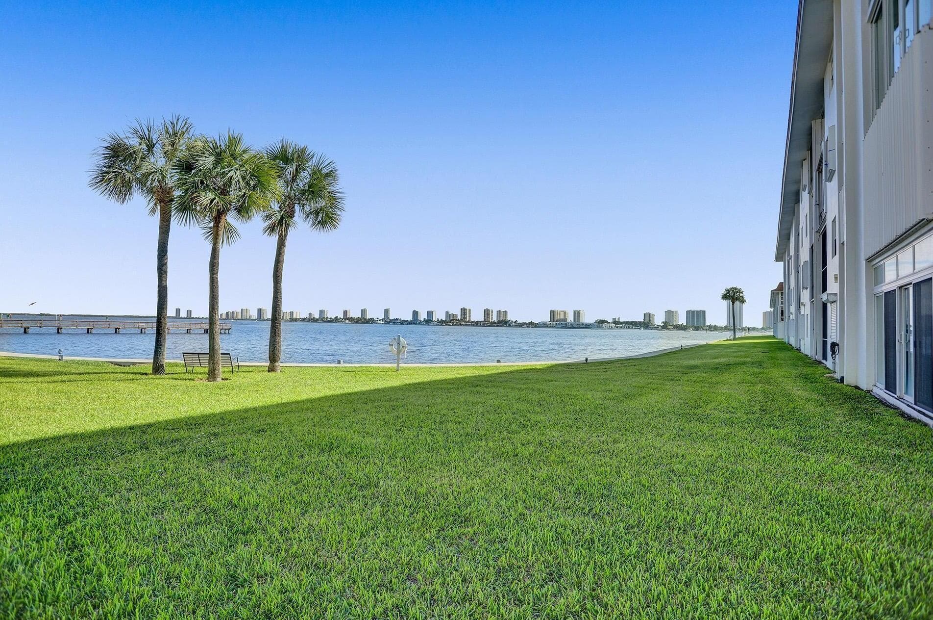 410 Wilma Circle 103, Riviera Beach, FL 33404 28