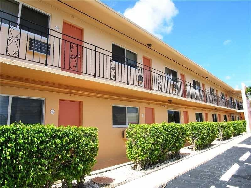 301 E Mcnab Road E 106, Pompano Beach, FL 33060 9