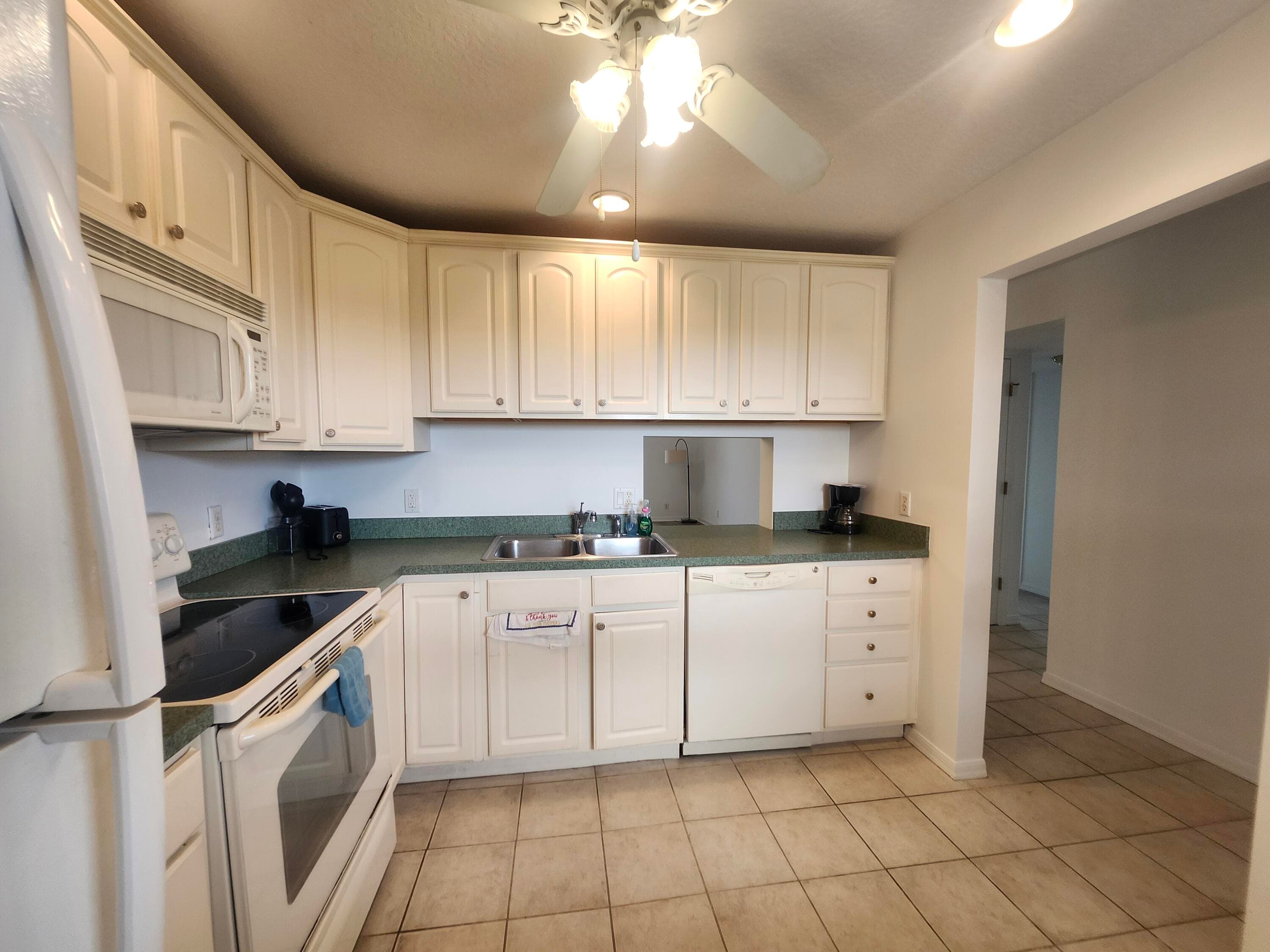 2600 NE 1st Lane 402, Boynton Beach, FL 33435 15