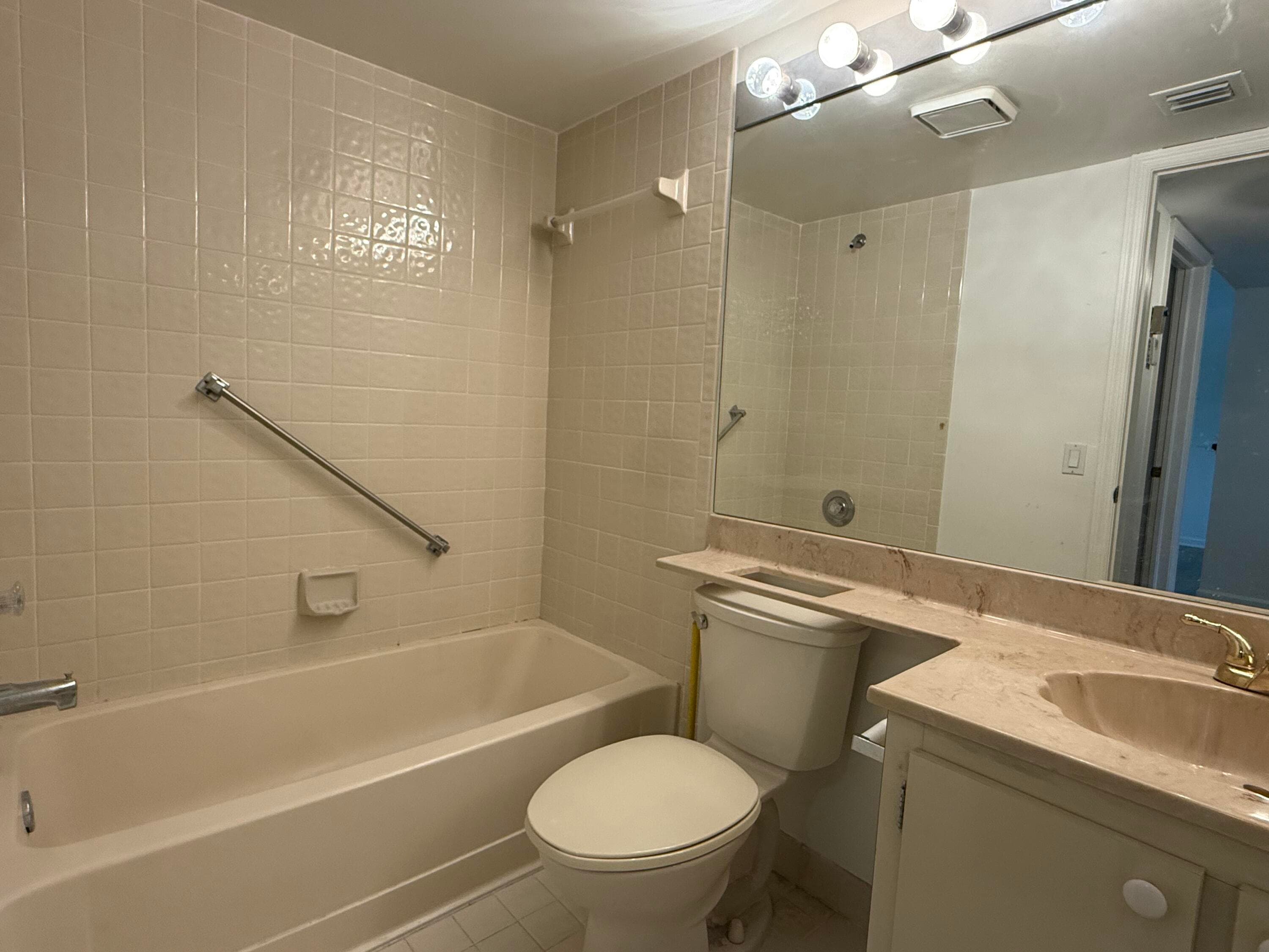 10641 W Clairmont Circle, Tamarac, FL 33321 14
