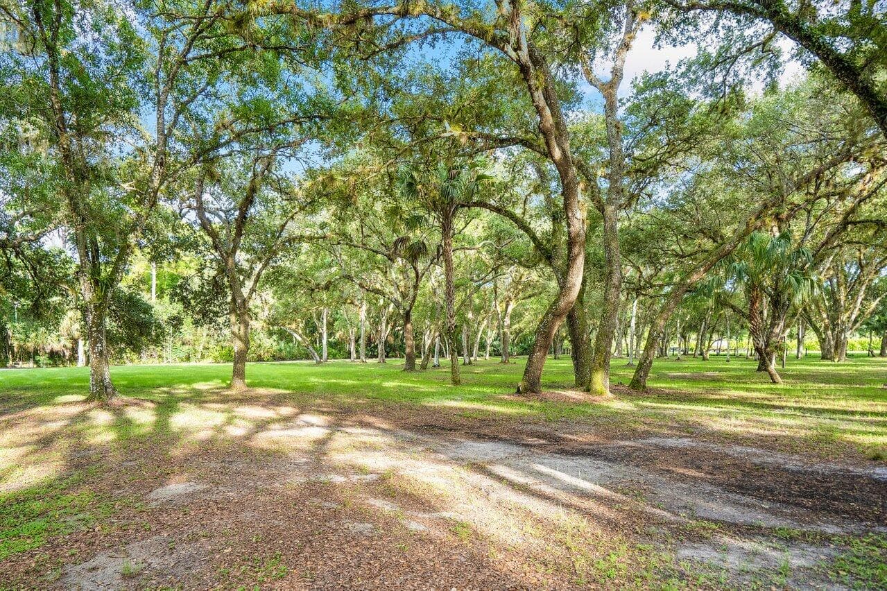 4560 S 25th Street, Fort Pierce, FL 34981 33