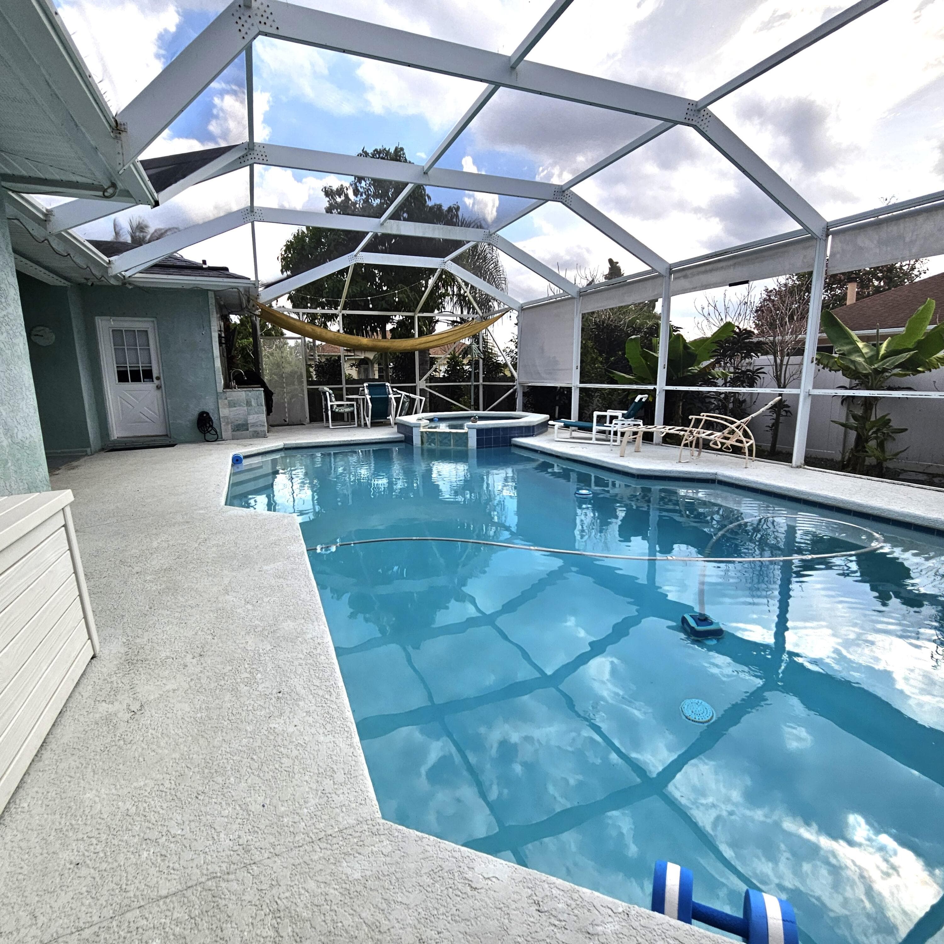 2720 SE Kern Road, Port St. Lucie, FL 34984 25