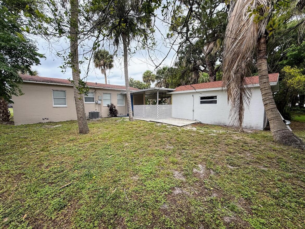 1010 Mayflower Road, Fort Pierce, FL 34950 3