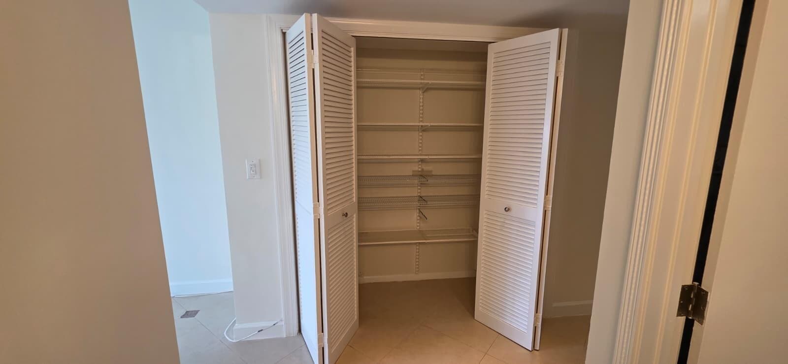 11111 Biscayne Boulevard Tower 2 - 4C or 427, Miami, FL 33181 11