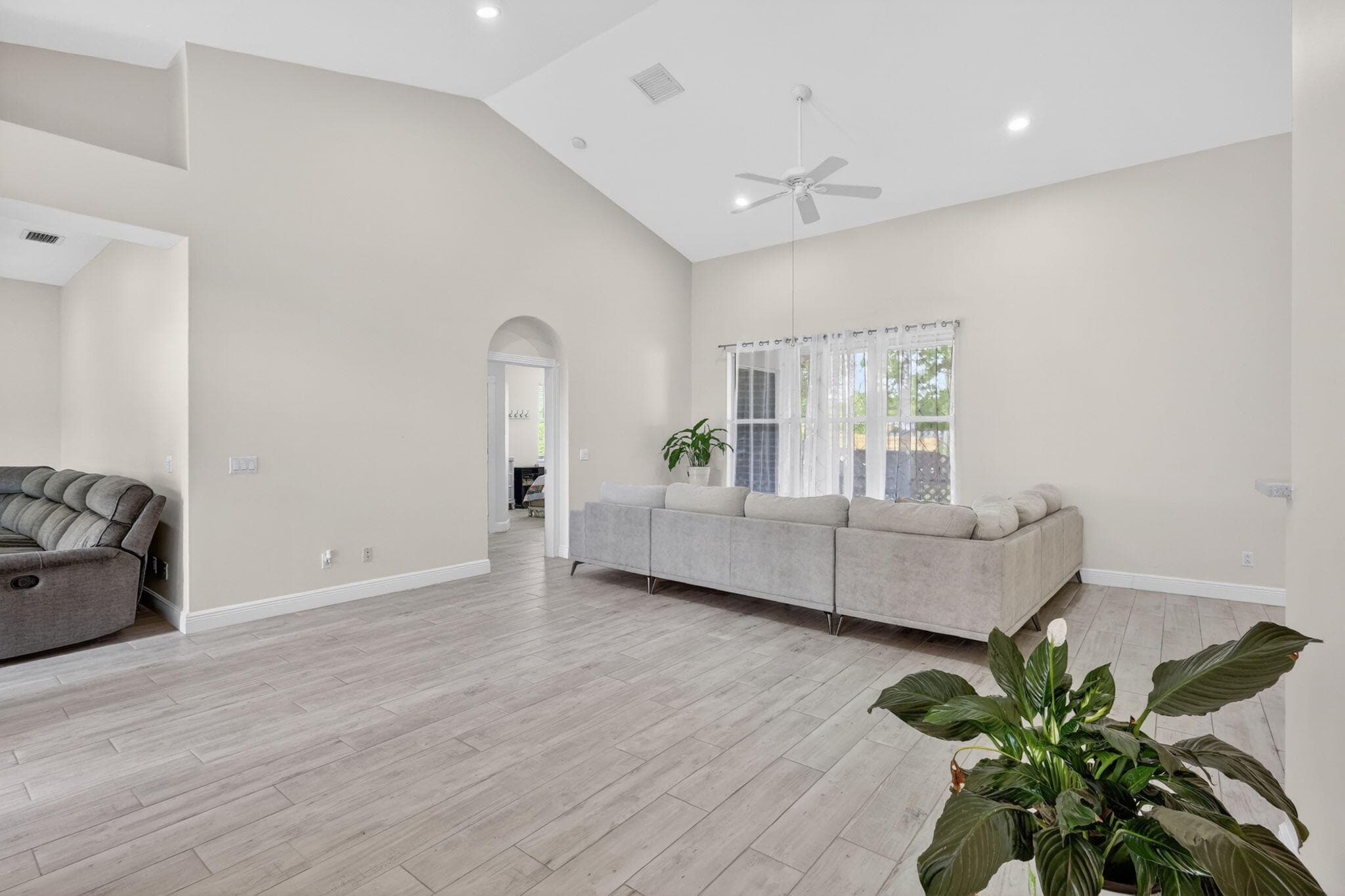 1571 SW Hunnicut Avenue, Port St. Lucie, FL 34953 4