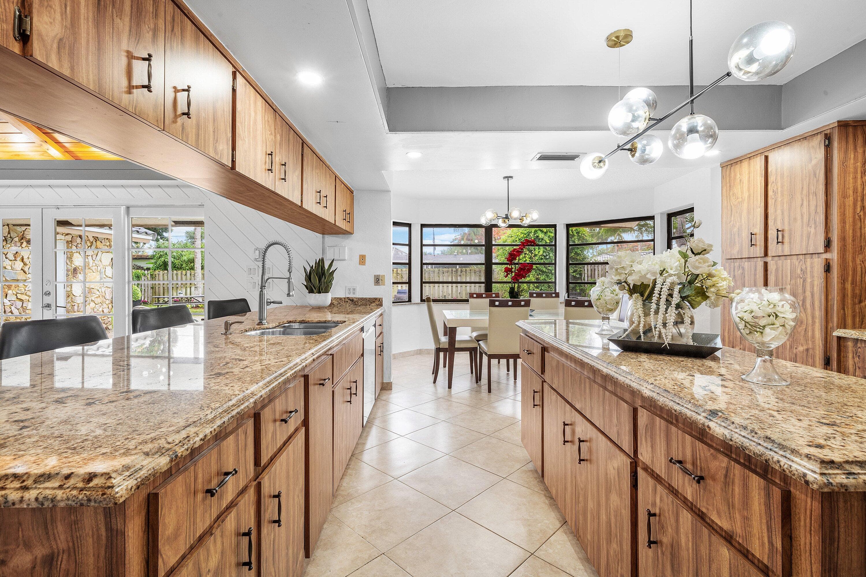 1006 SE 6th Street, Deerfield Beach, FL 33441 11
