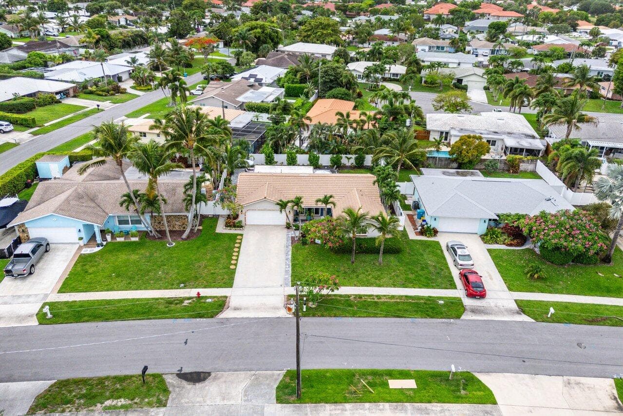 2527 SW 12th Street, Boynton Beach, FL 33426 39
