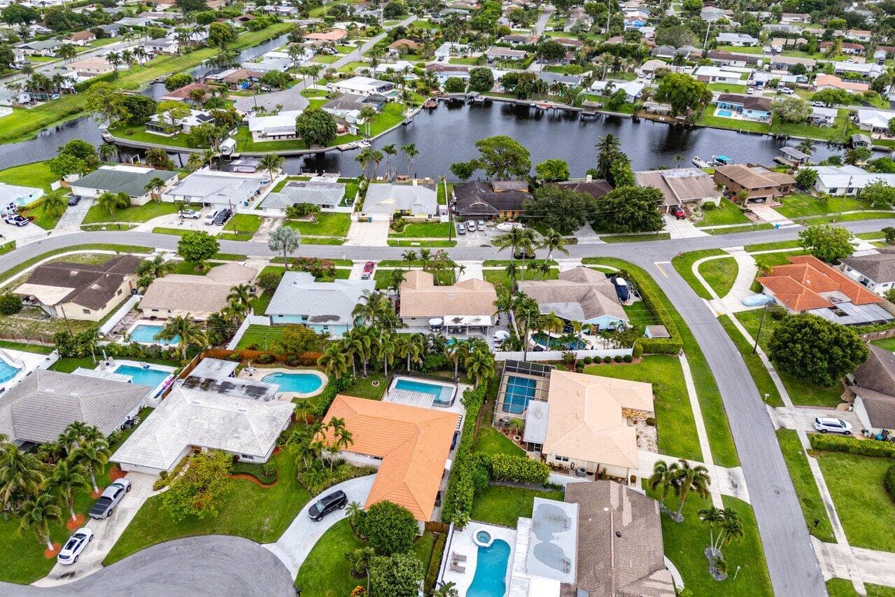2527 SW 12th Street, Boynton Beach, FL 33426 45