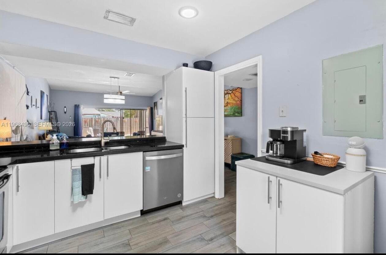 2900 NW 69th Court, Fort Lauderdale, FL 33309 10